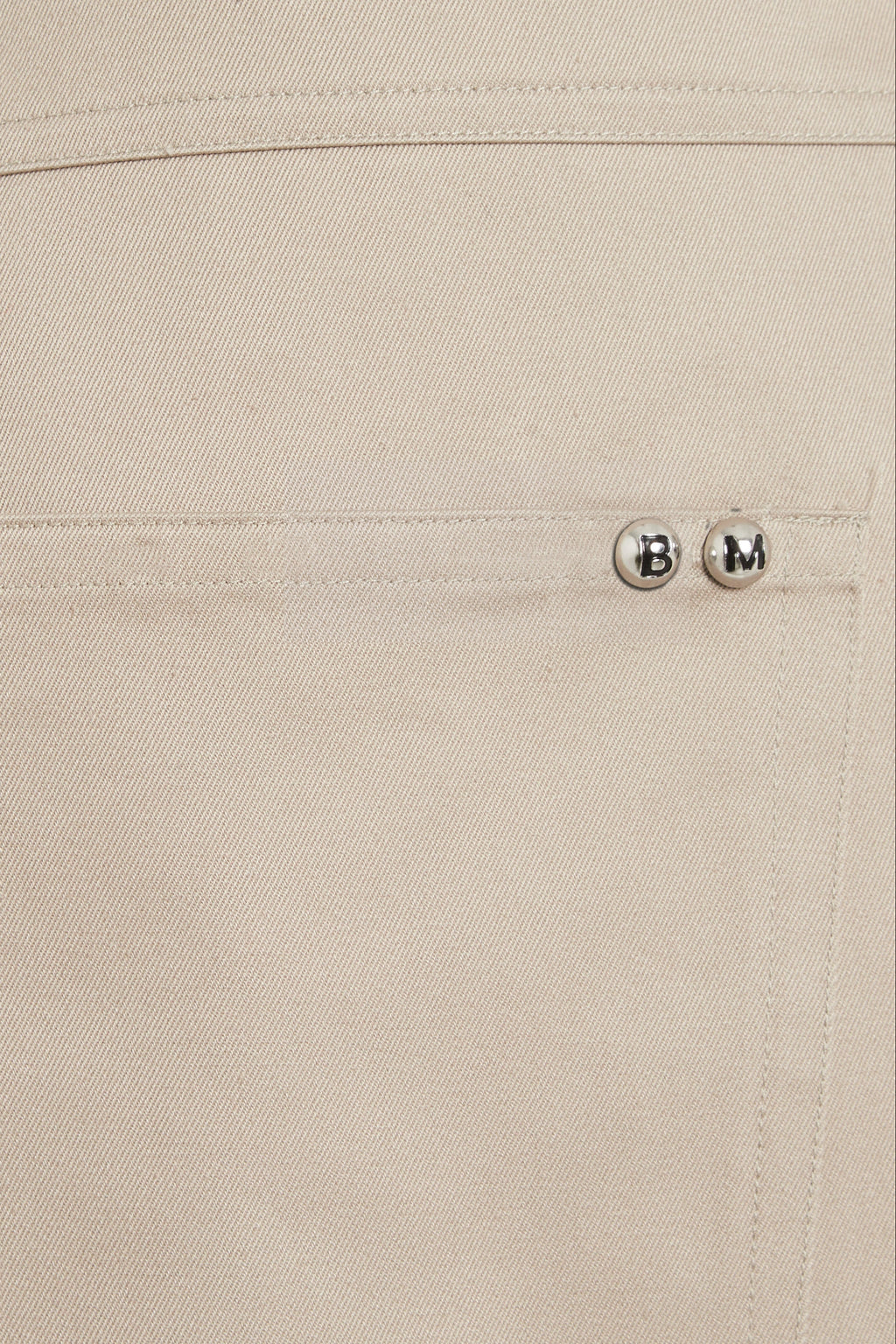 Men's relaxed fit beige chino pants in cotton gabardine
