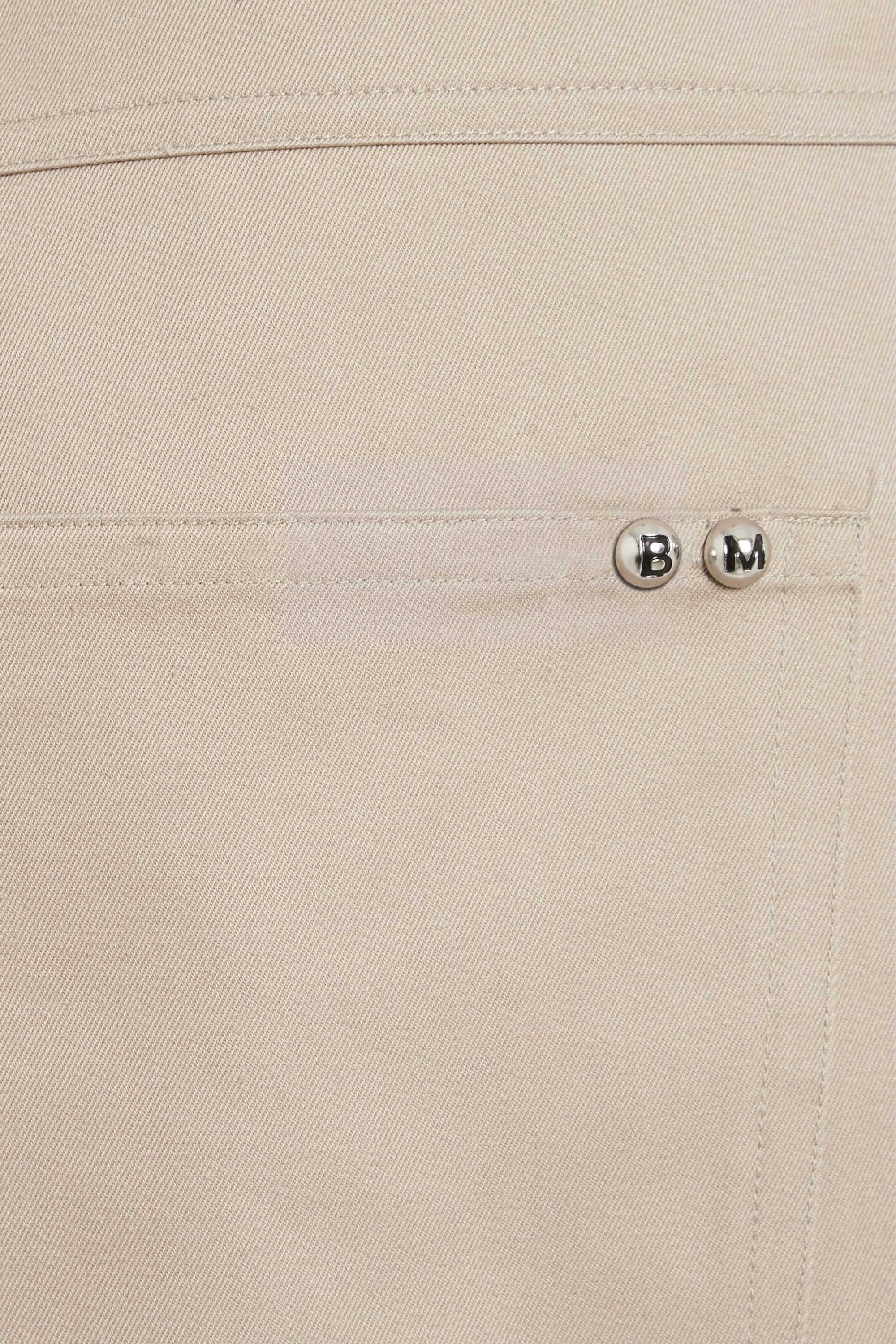 Men's relaxed fit beige chino pants in cotton gabardine