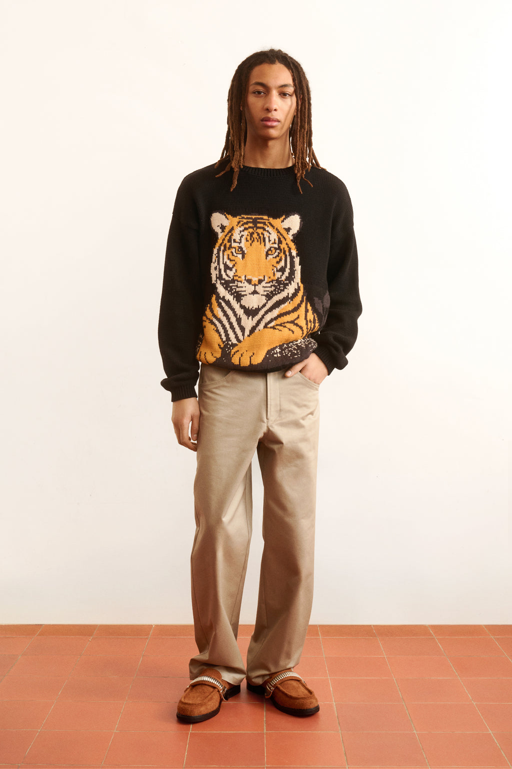 Men's black knitted sweater animal tiger design 